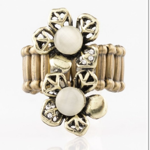 paparazzi Jewelry - Magnolia mansions brass ring
